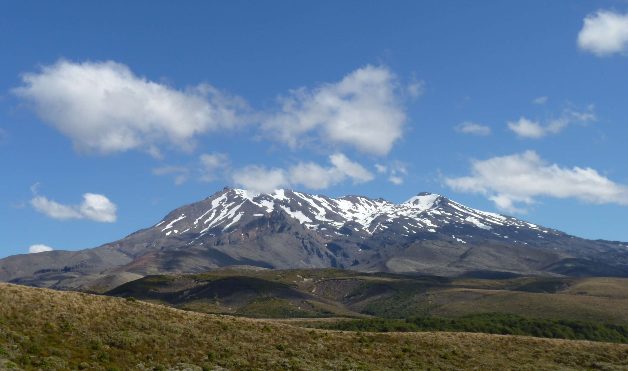 The Complete Guide To Mount Ruapehu Bachcare Blog   Mount Ruapehu Guide Header Image Scaled 