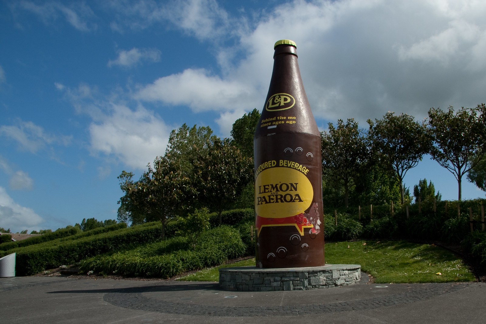 Big Lemon & Paeroa bottle - Wikipedia